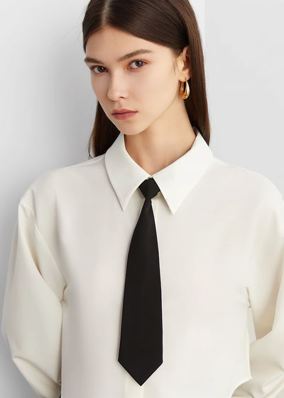ネクタイ付きショート丈シャツ
