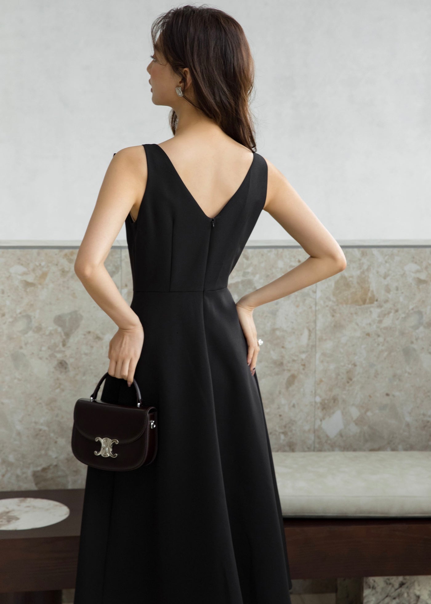 リボンストラップブラックドレス