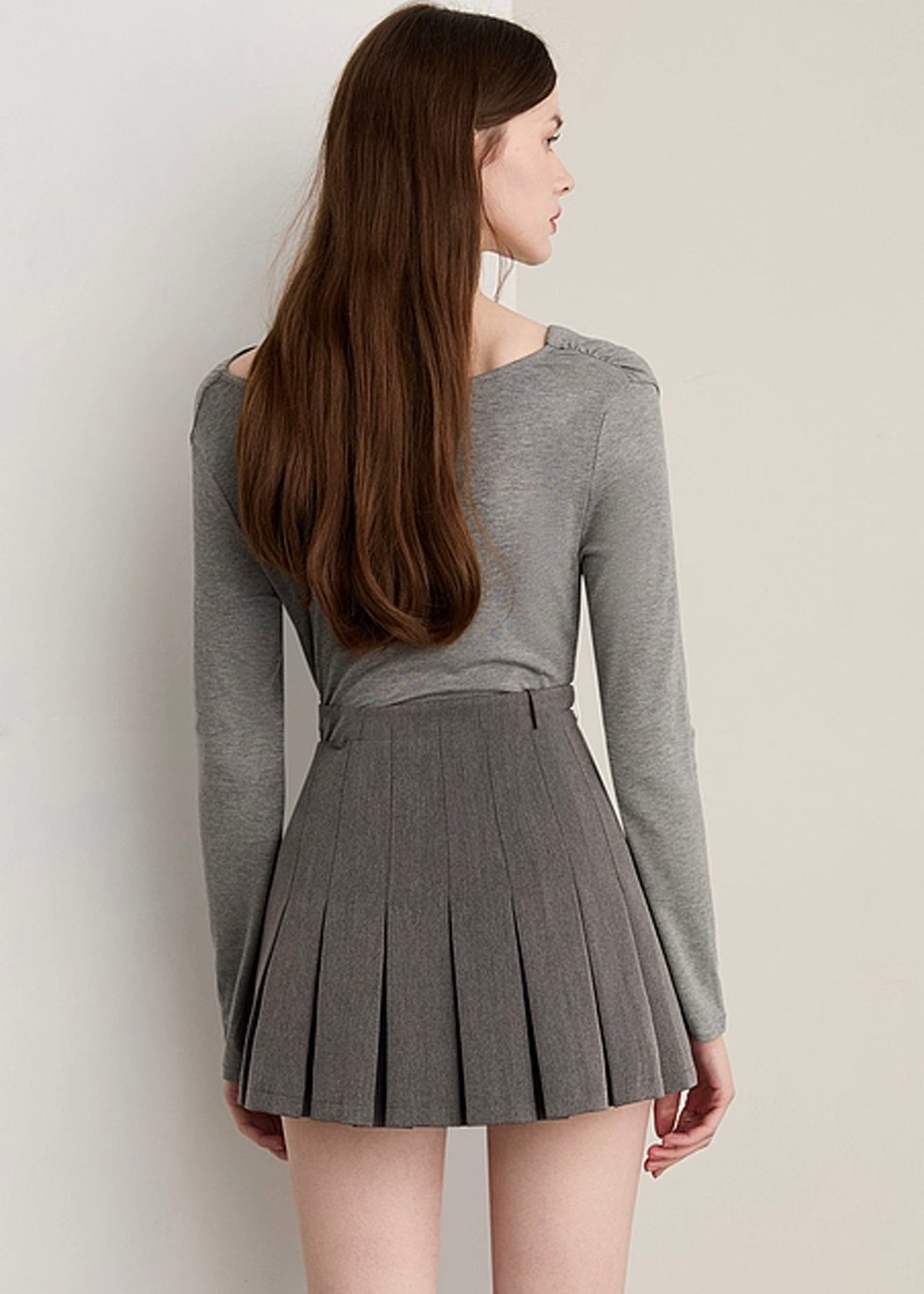 タックプリーツミニスカート