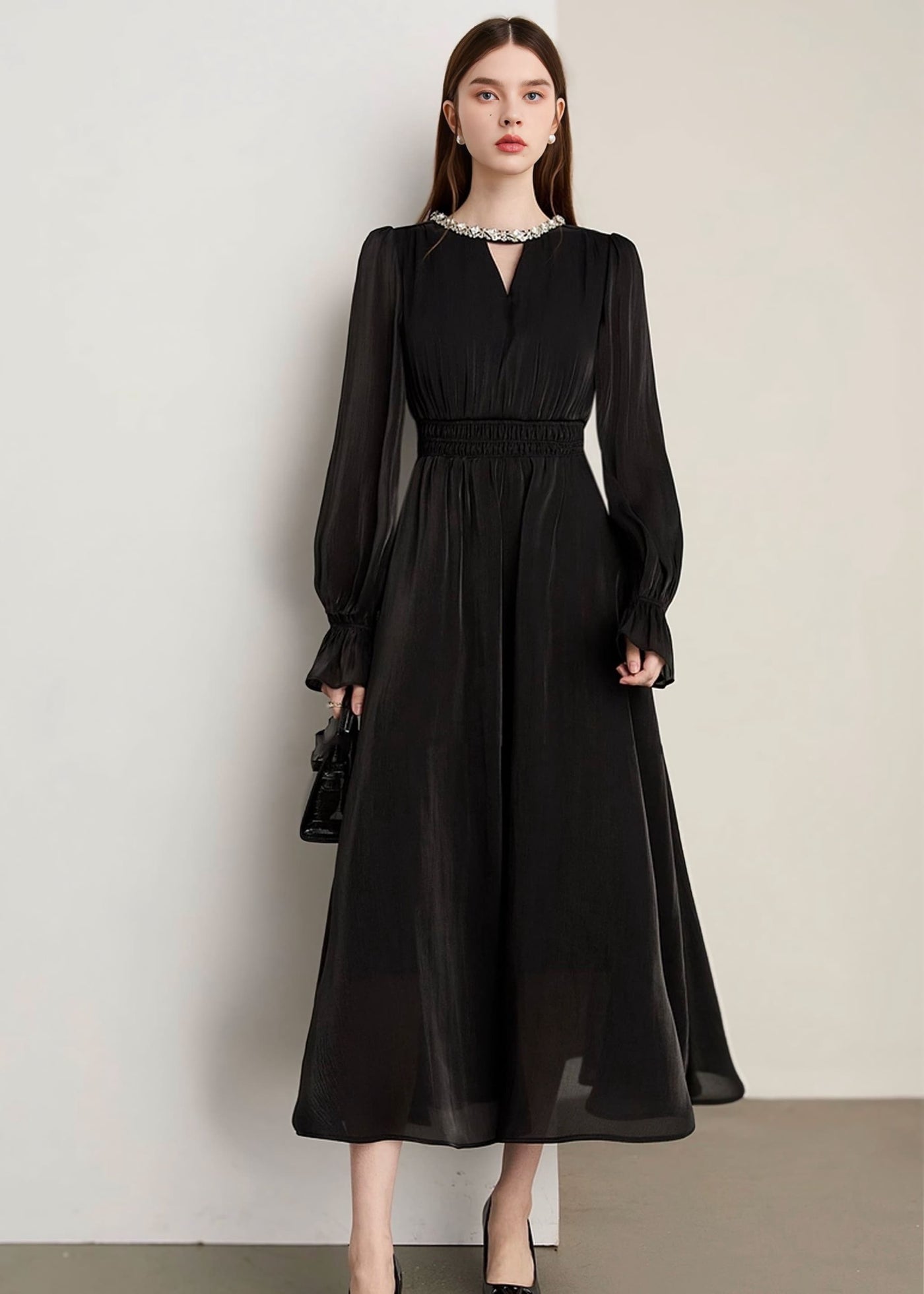 ビジューネックフィットフレアロングドレス