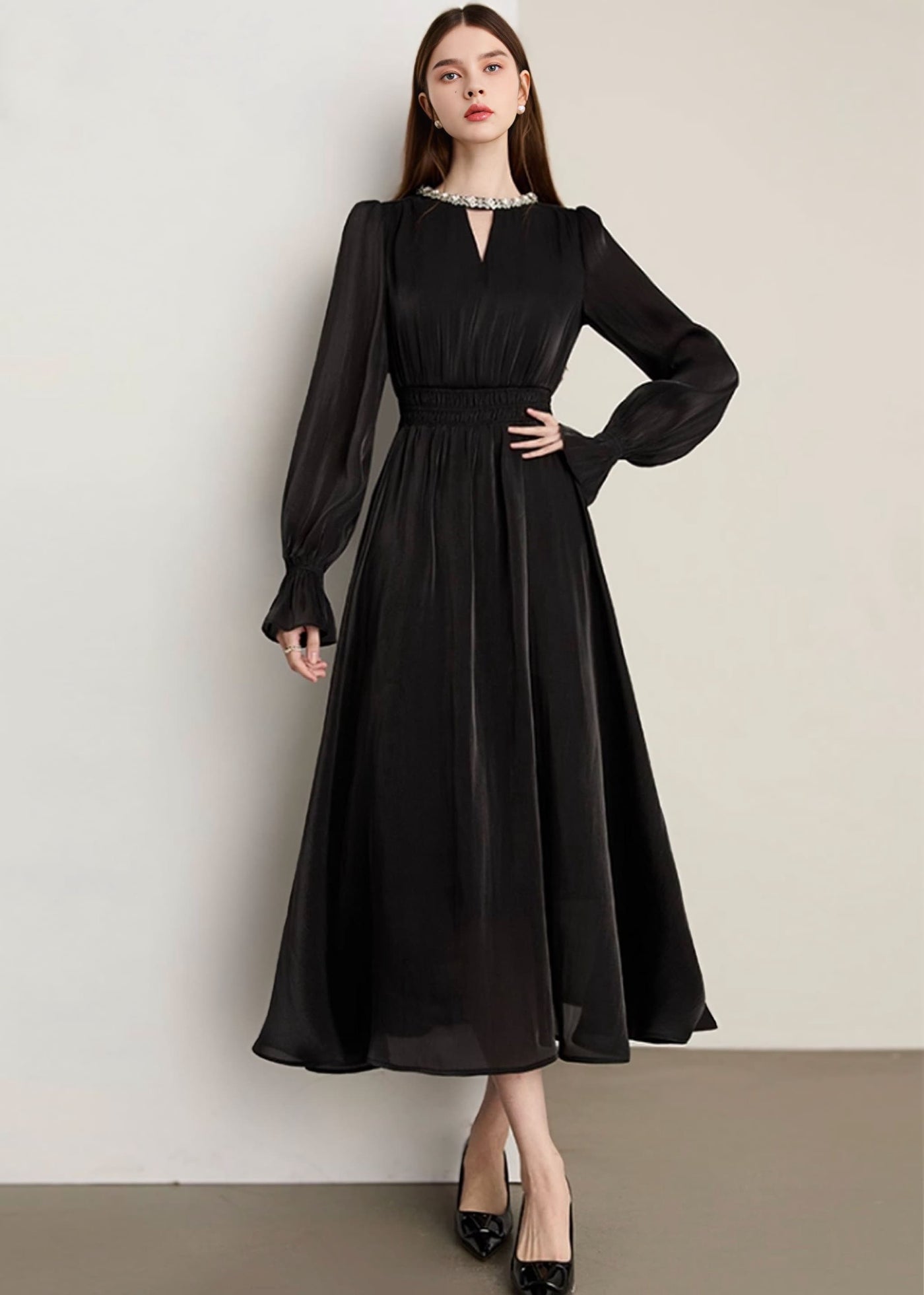 ビジューネックフィットフレアロングドレス