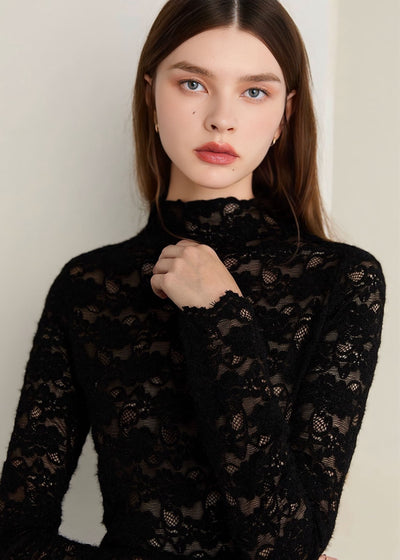 シアーカットアウトレーストップス