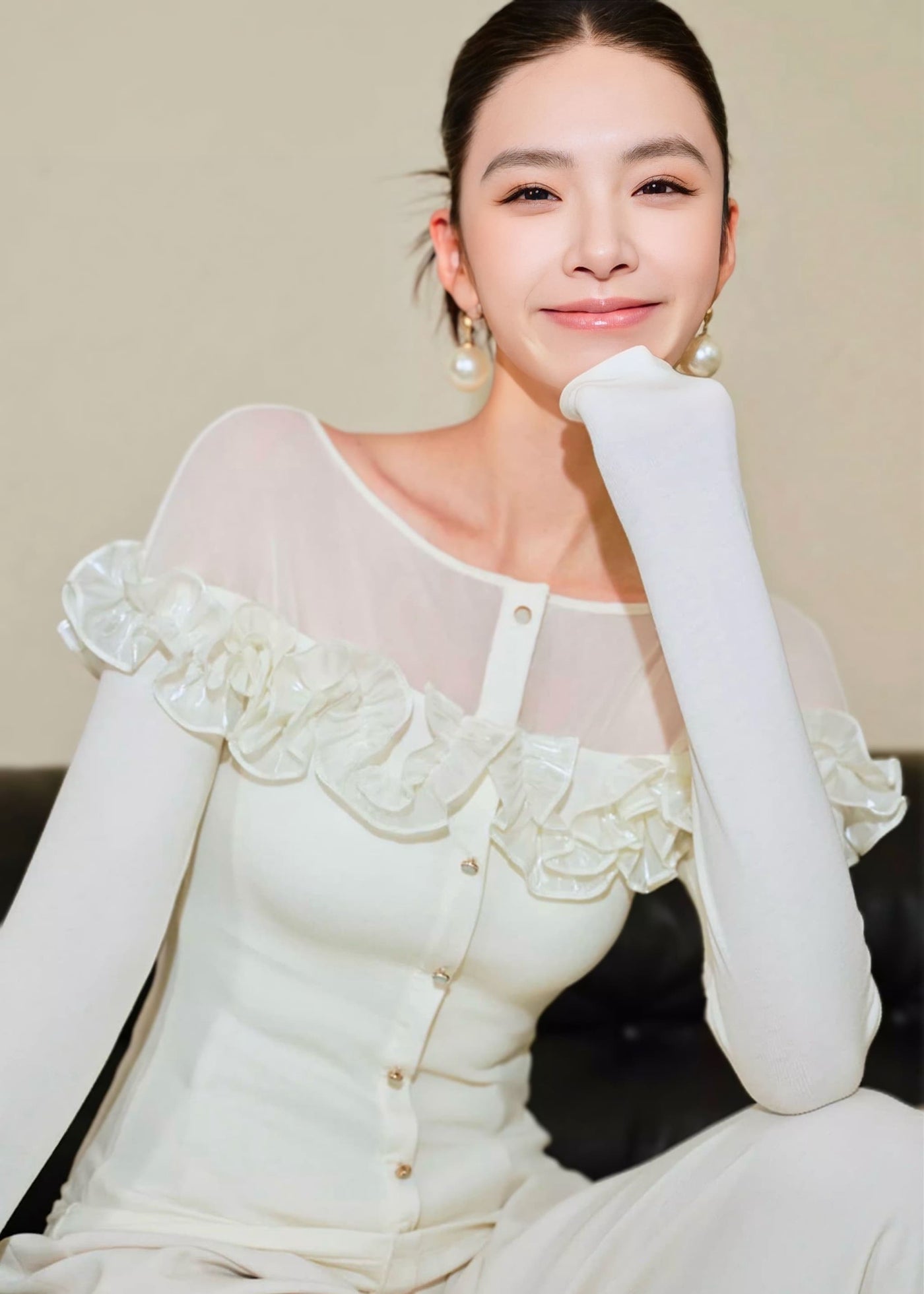 デコルテシアーフリルスリムカーディガン