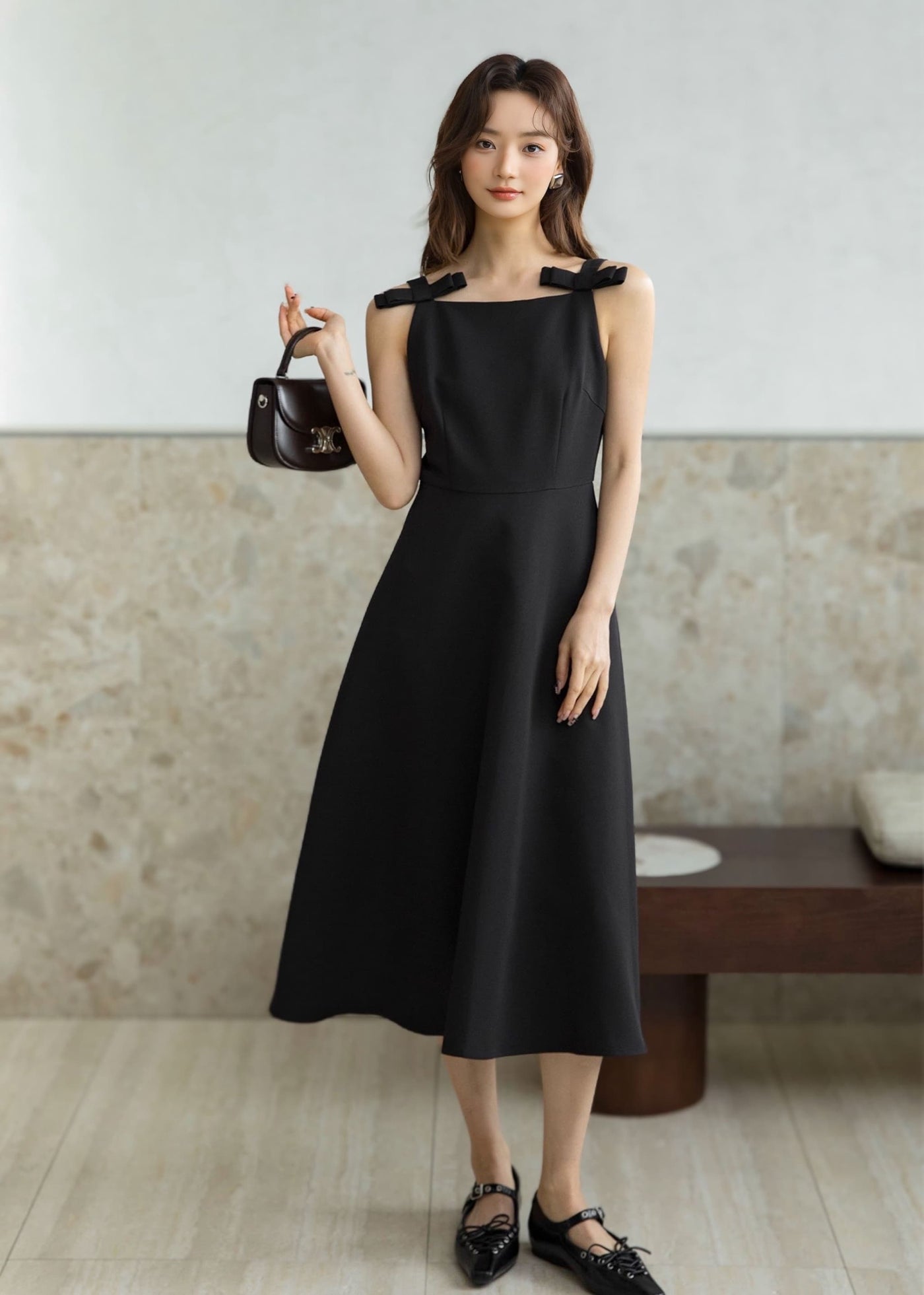 リボンストラップブラックドレス