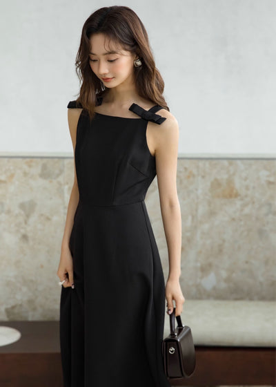 リボンストラップブラックドレス