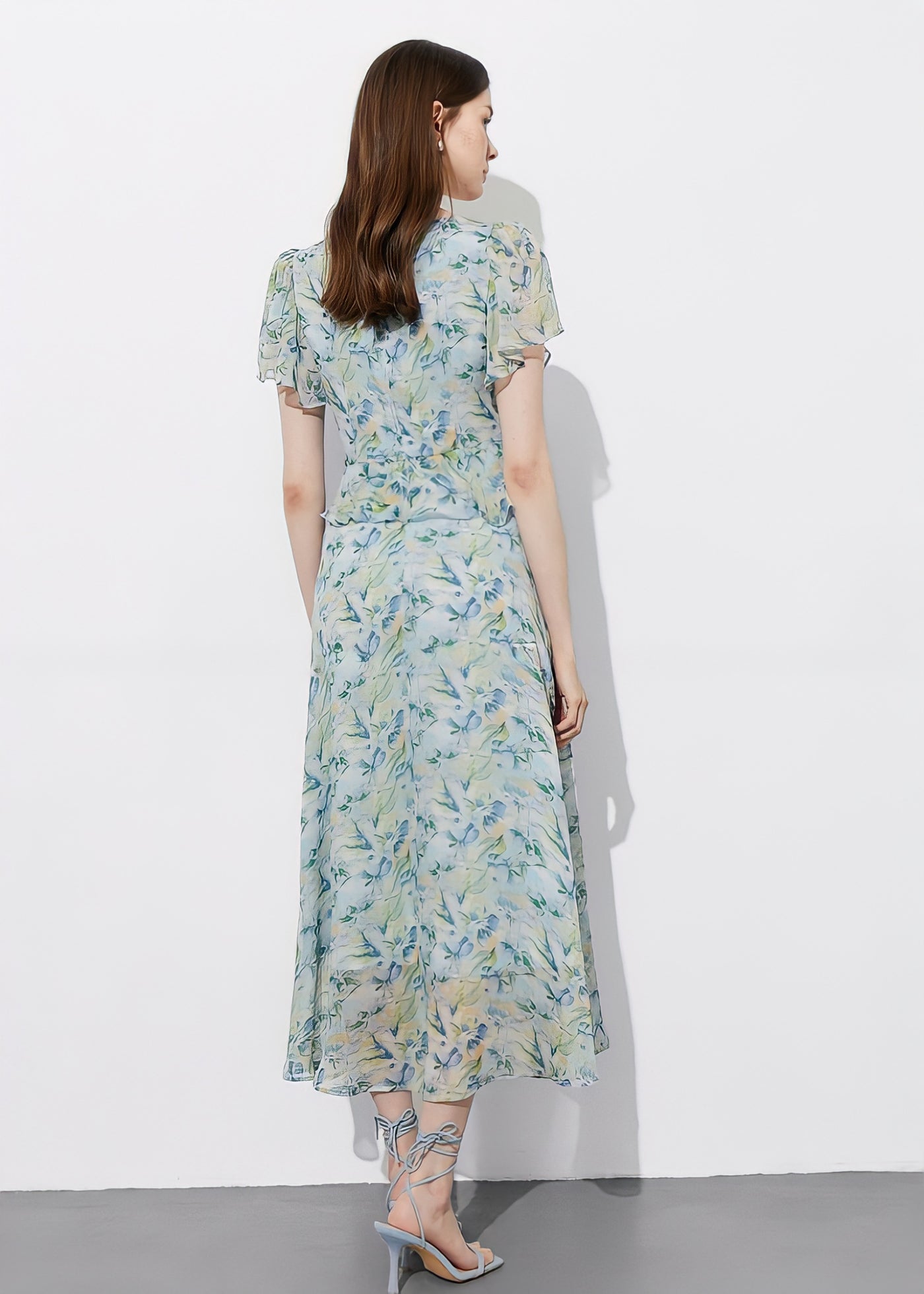 シフォンフリルエアリーワンピース