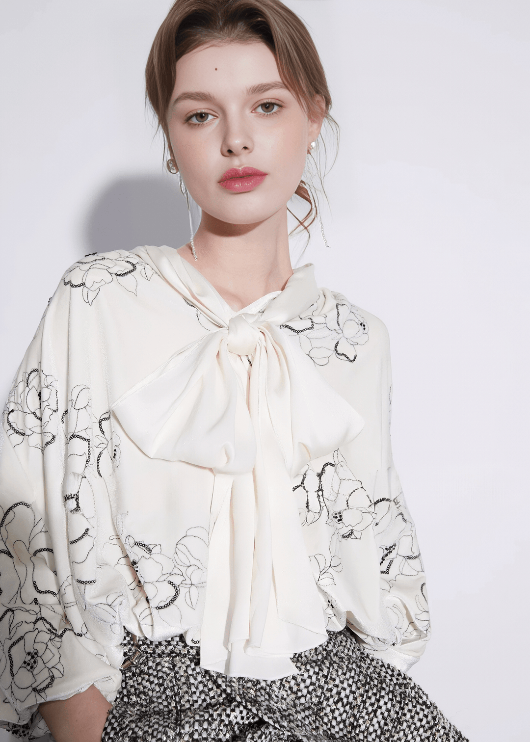 n.frame サテンタイカラーブラウス N]TOPS – N FRAME